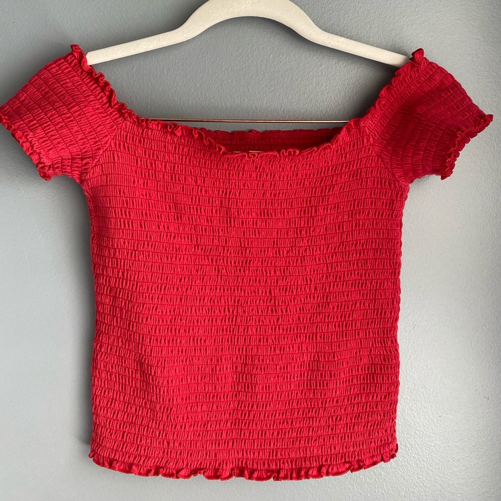 Off the shoulder Hollister top